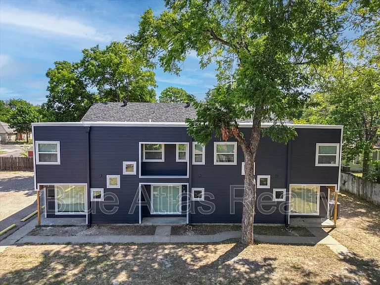805 W Chambers St #B — Photo 12