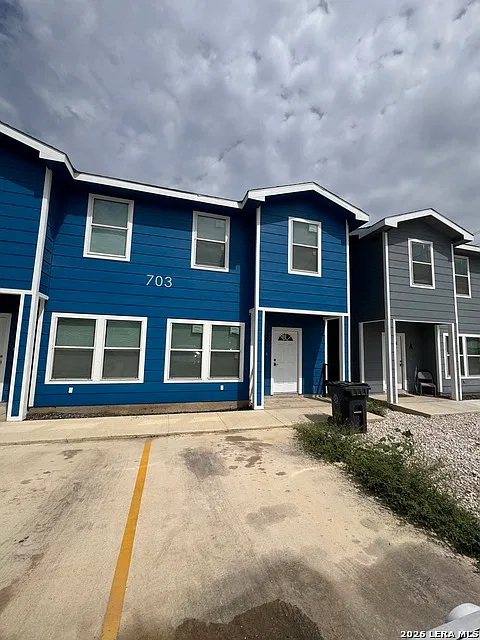 3 bed, 2.5 bath, 1212 sqft, $1,500 — Photo 2