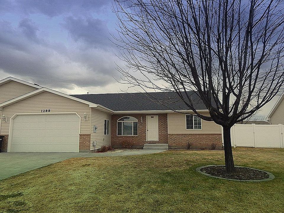 1st image of 1288 S Ashland Dr