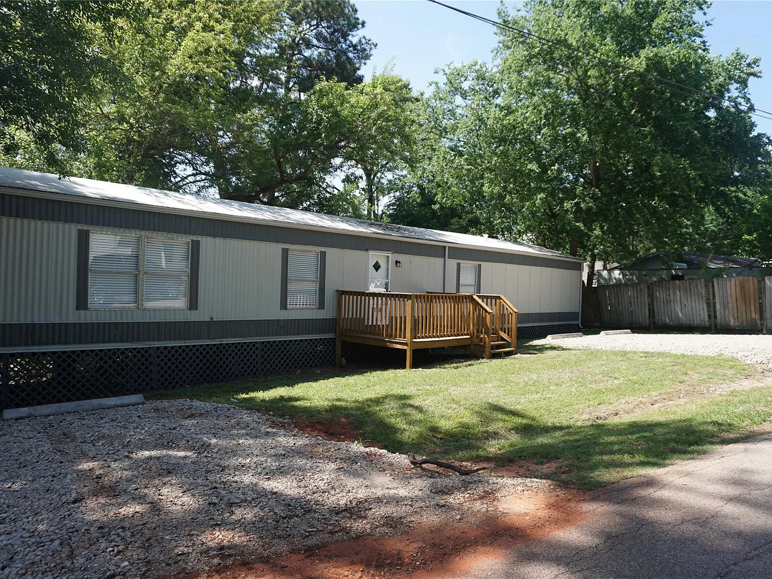 2 bed, 2.0 bath, 1140 sqft, $1,295 — Photo 1