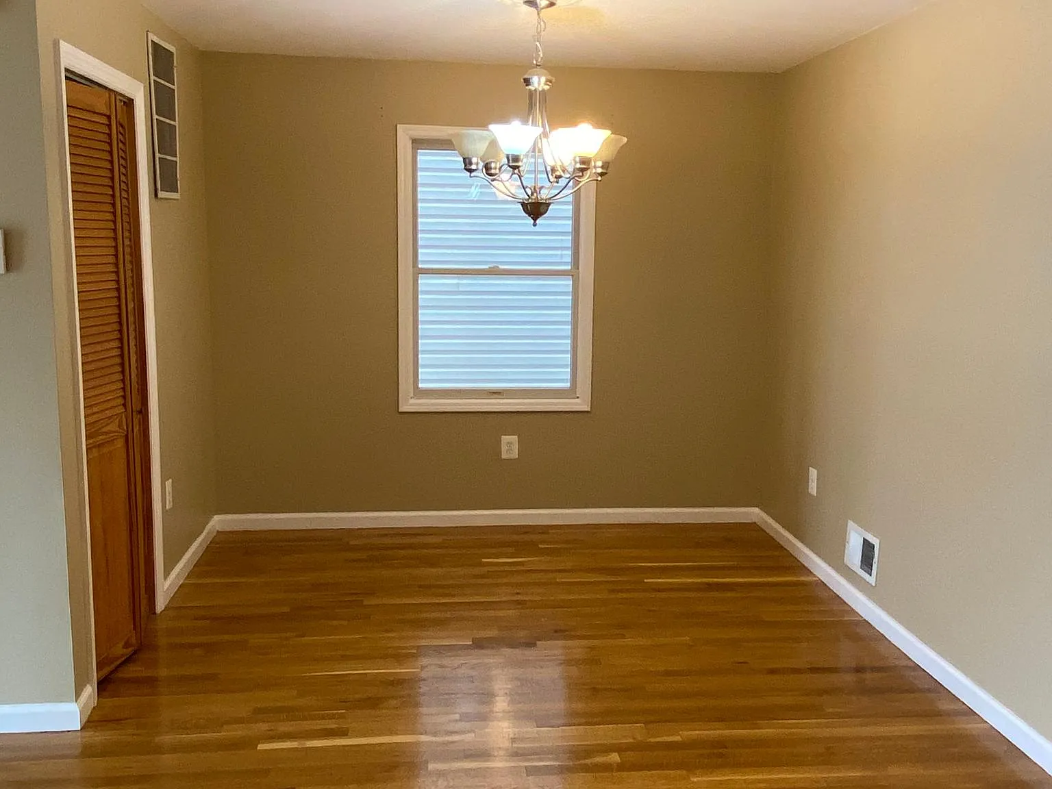394 Virginia Ave — Photo 4