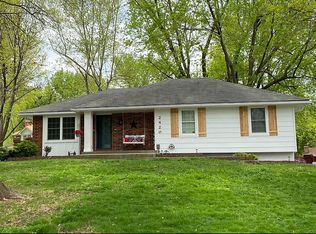 2420 SW Rome Ct, Blue Springs, MO 64015