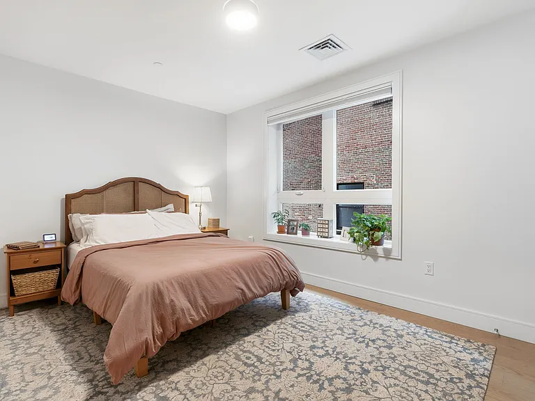301 Border St #302 — Photo 16