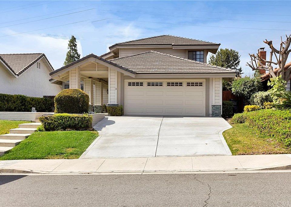 2nd image of 3 Ridge Crest Cir