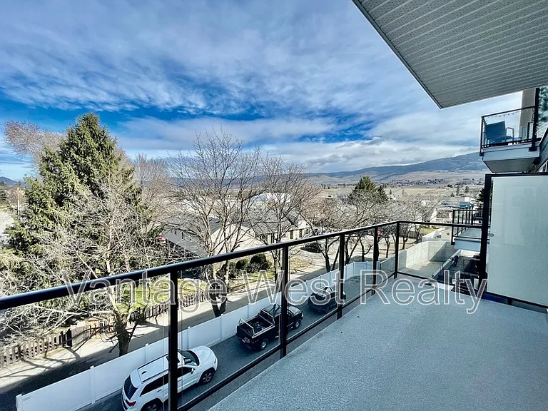 615 Rutland Rd N #401 — Photo 22
