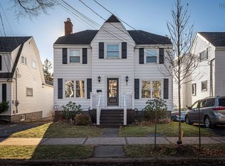 2750 Oxford St, Halifax, NS B3L2V3