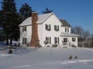 2283 W Richland Rd, Freeport, IL 61032