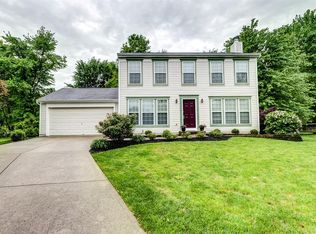 1377 Meadowood Dr, Amelia, OH 45102