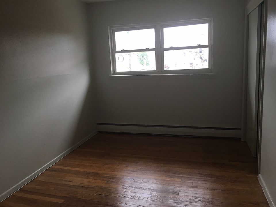 2nd image of 1122 72nd St
