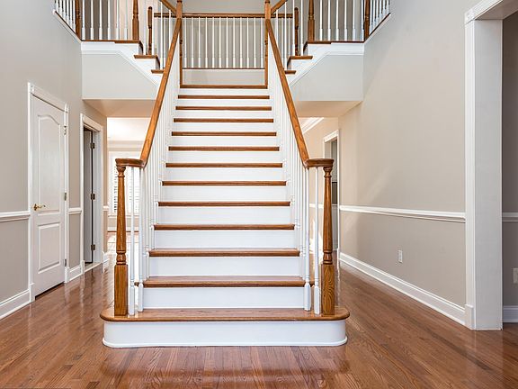 4th image of 15705 Rothschild Ct