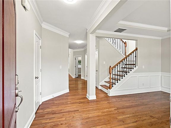 4th image of 3135 Carrick Rd