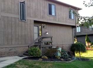 7607 Creekwood Dr #C25, North Royalton, OH 44133