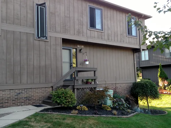 7607 Creekwood Dr #C25, North Royalton, OH 44133
