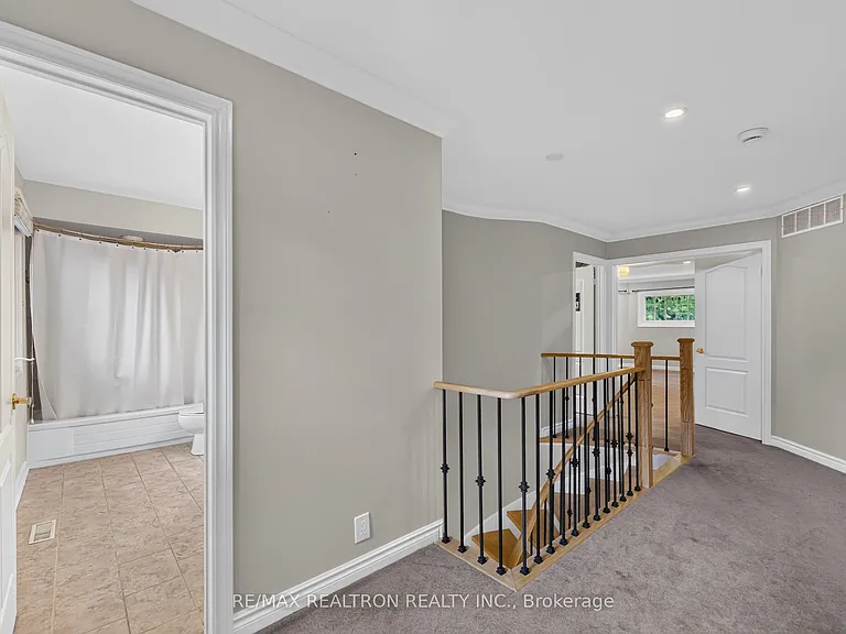49 Meekings Dr — Photo 14