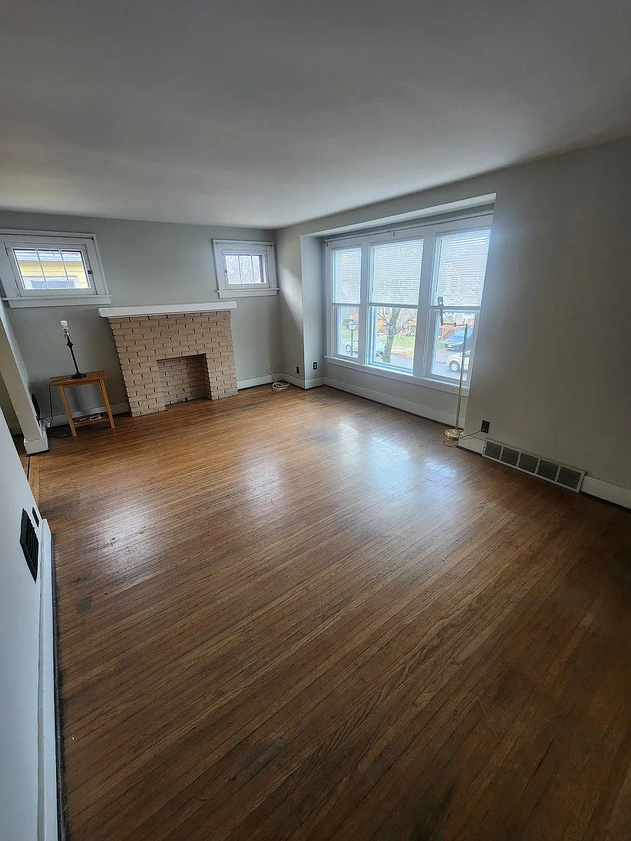 Building Photo - 94 Shepard Ave #2A