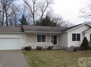 2034 Pleasant Oak Dr, Muskegon, MI 49445