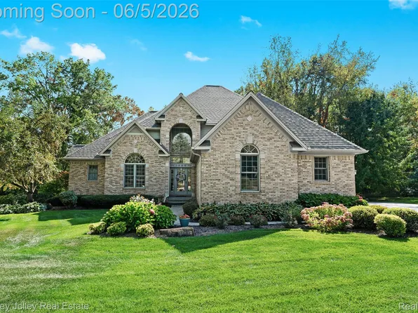 1889 Sharp Sand Cir, Brighton, MI 48114