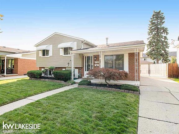 2nd image of 31501 Saint Margaret St