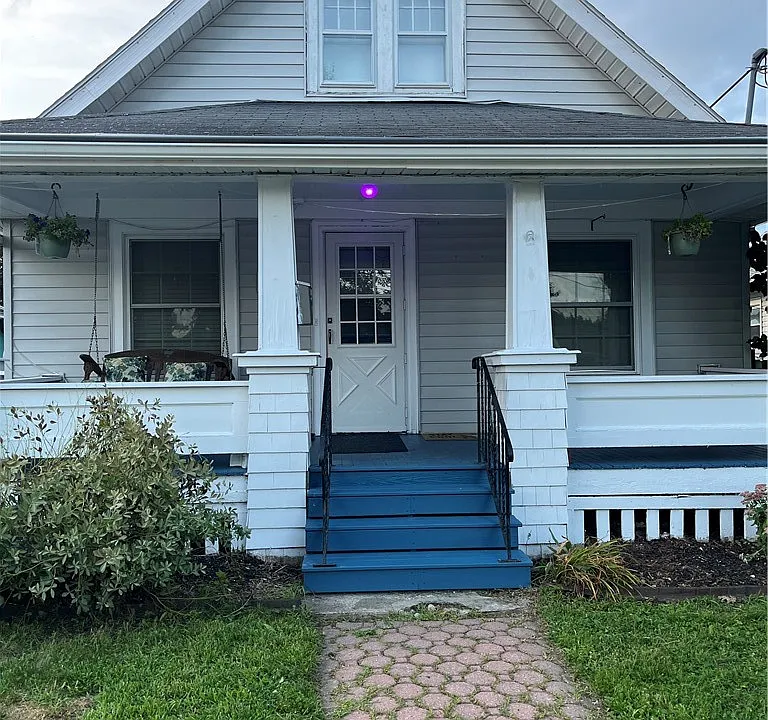 540 Decker Ave