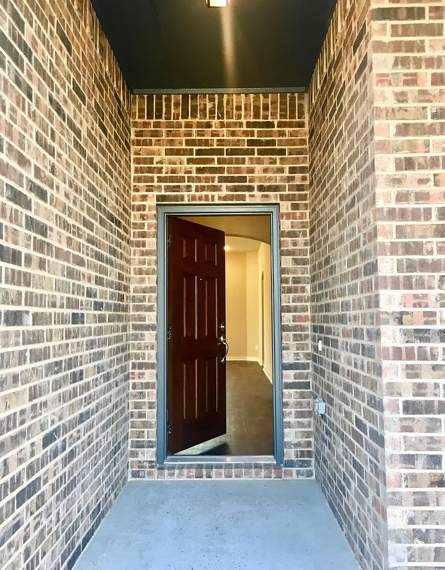 3 bed, 1500 sqft, $1,900 — Photo 2