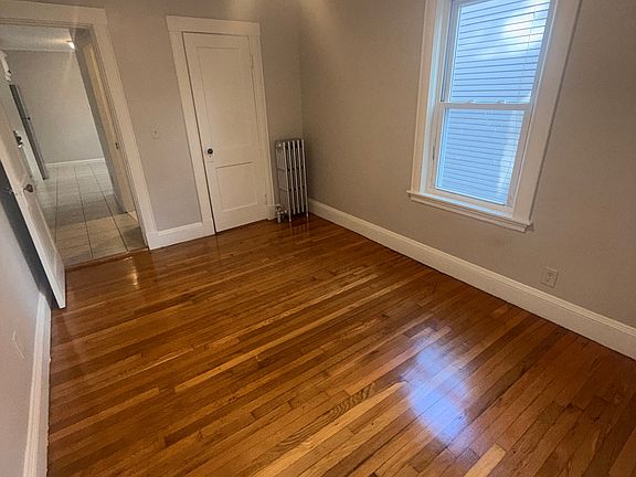 3rd image of 86 Brook Rd #1