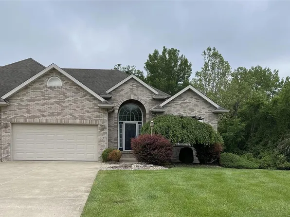 34 Ginger Creek Pkwy, Glen Carbon, IL 62034