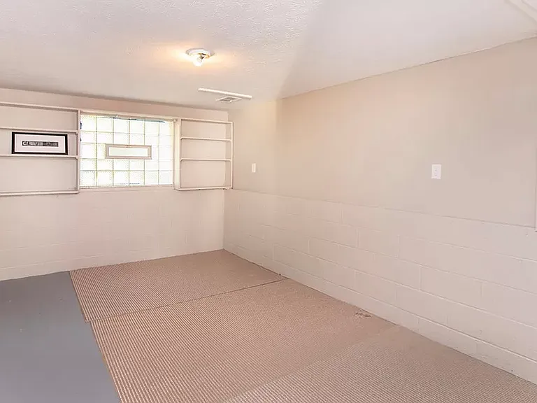 9030 Reed Rd — Photo 11