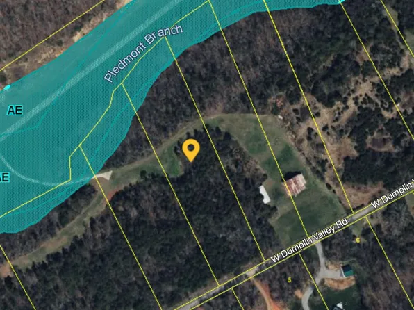 Dumplin Valley Rd, Dandridge, TN 37725