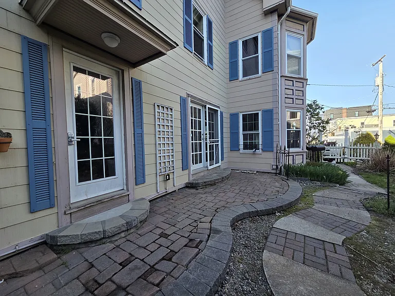 85 Pierce St #2 — Photo 2
