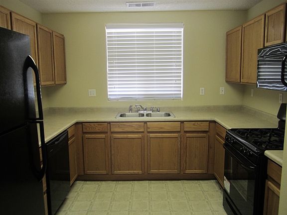 2nd image of 10423 Griffon Dr NW