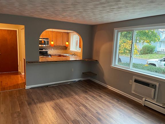 2nd image of 562 23rd St APT A