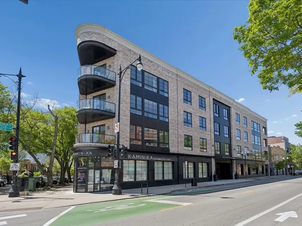 3808 N Lincoln Ave #203, Chicago, IL 60613