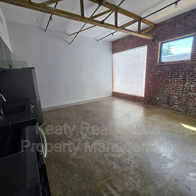2 bed, 2.0 bath, $1,600 — Photo 2