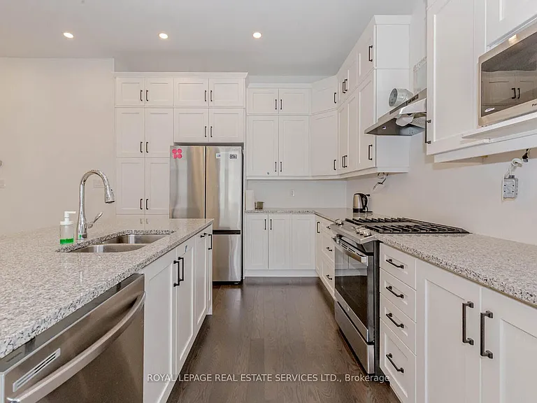 3334 Harasym Trl — Photo 9