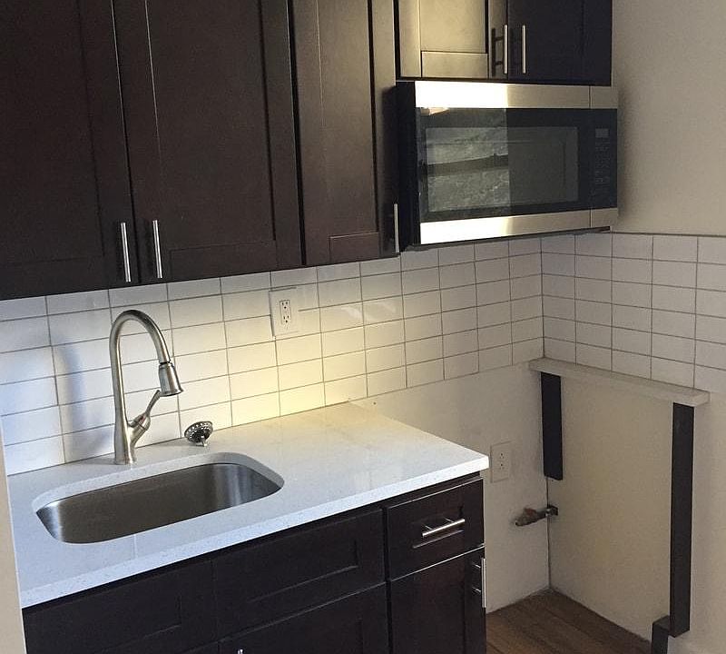 2nd image of 765 Jackson Ave APT 2B