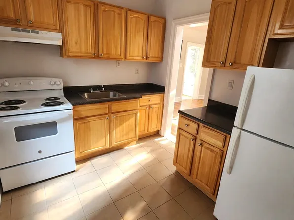 250 Ocean Parkway image 1 of 8