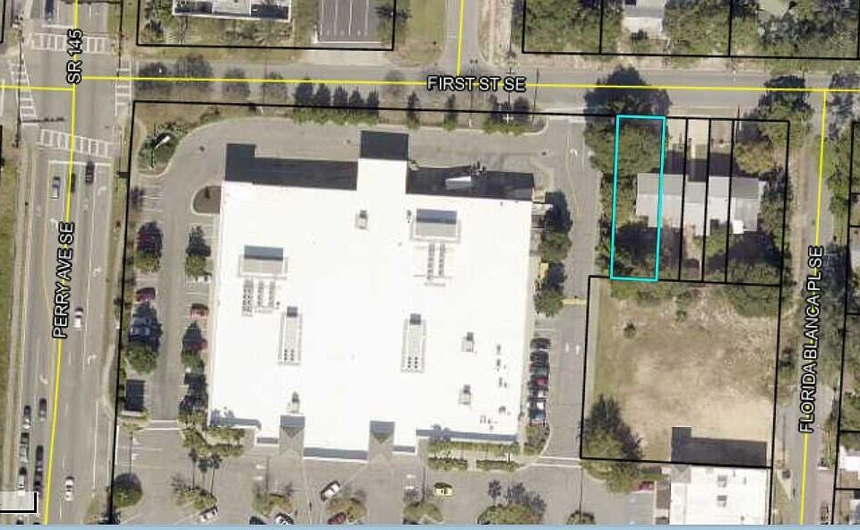 2nd image of 208 1st St SE APT A