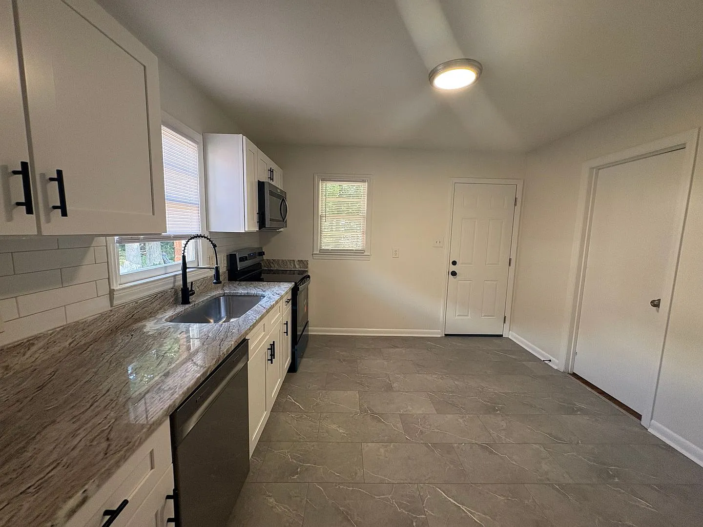3-bedroom, 1-bathroom home located in High Point — Photo 4