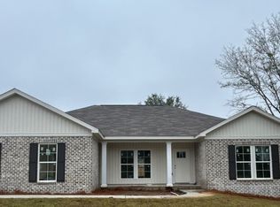 22 Sparrow, Newton, AL 36352