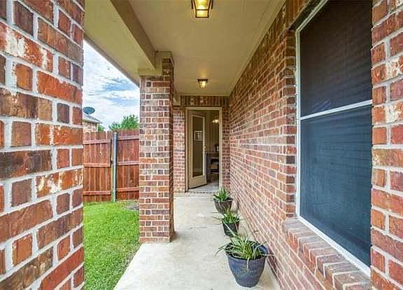 2nd image of 2441 Dawn Mist Dr