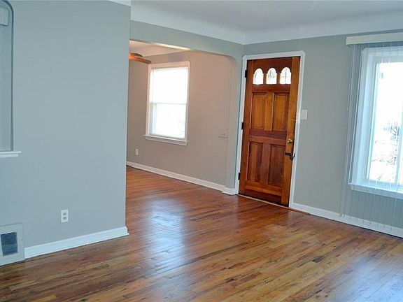 5th image of 7915 Whittington Dr
