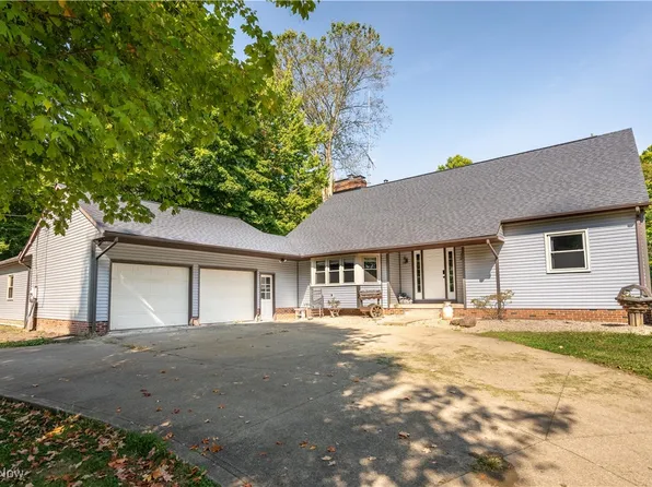 8757 Lynnpark St NE, Alliance, OH 44601