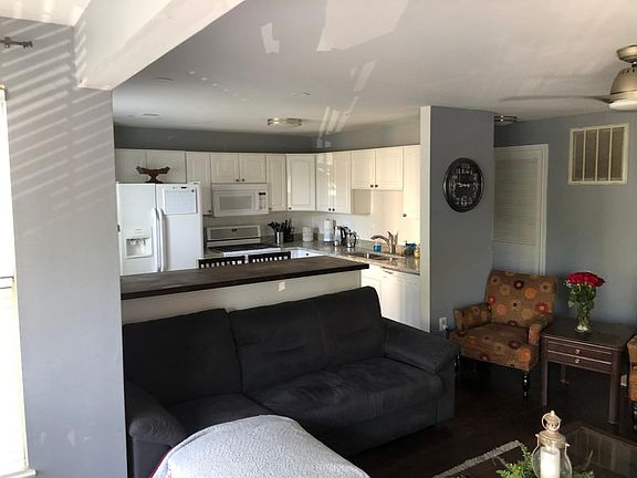 5th image of 7518 Snowpea Ct APT 37