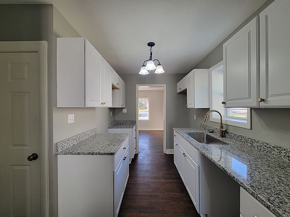 5th image of 241 Aurora Ave