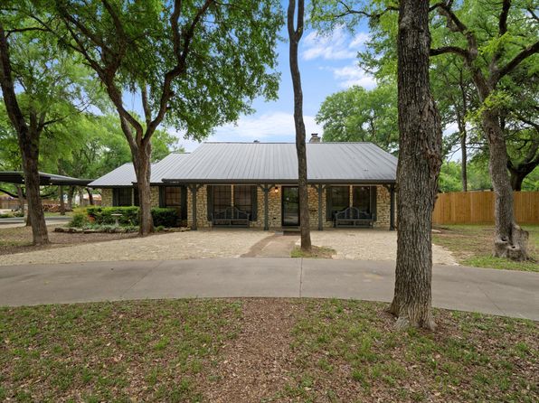 273 Leafy Hollow Ln, Mc Gregor, TX 76657