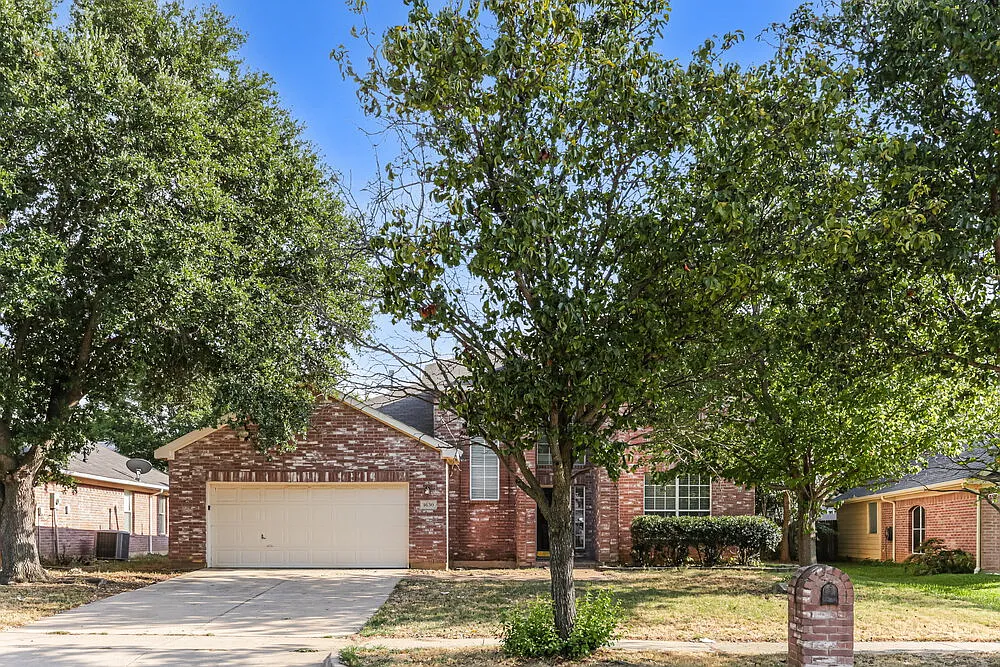 4 bed, 2.5 bath, 2186 sqft, $2,565 — Photo 1
