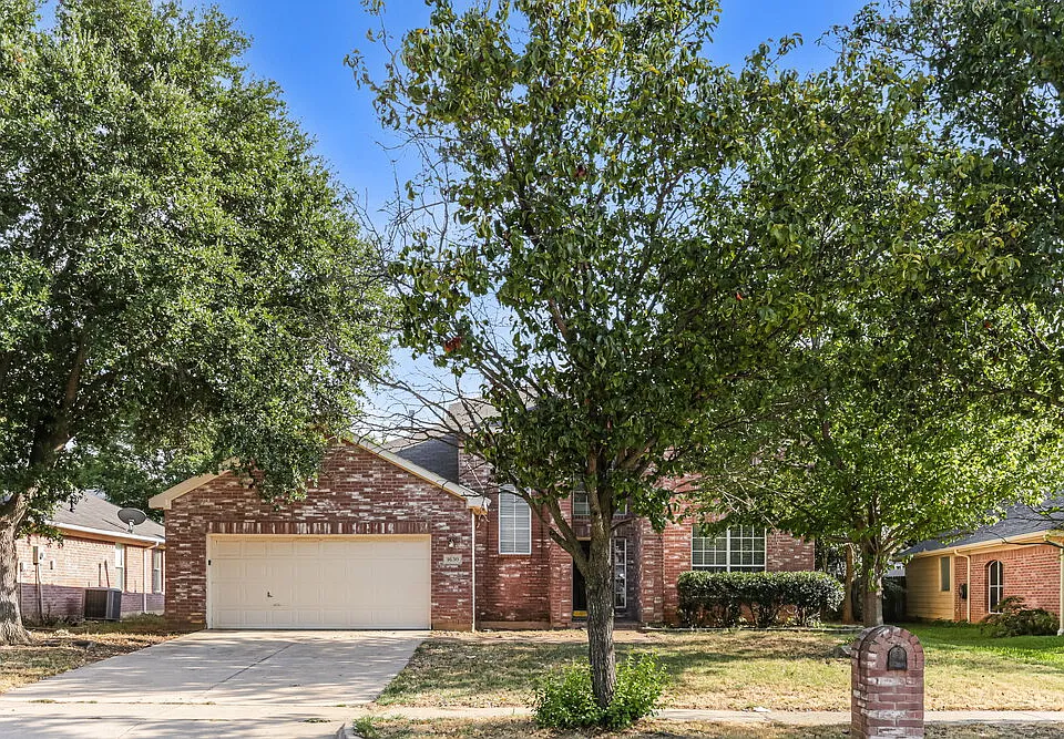 1630 Redwood Dr