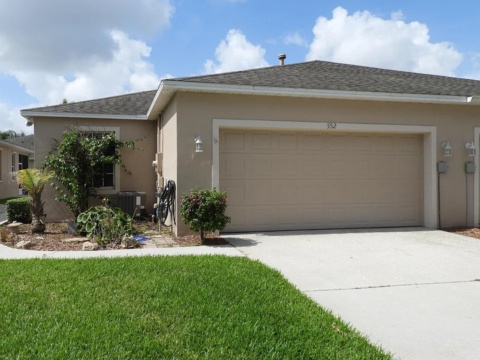 552 Wedge Ct SE