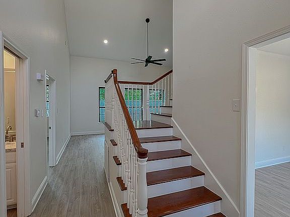 3rd image of 312 Tealwood Dr