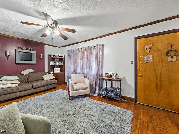 3rd image of 1101 Linden Ave